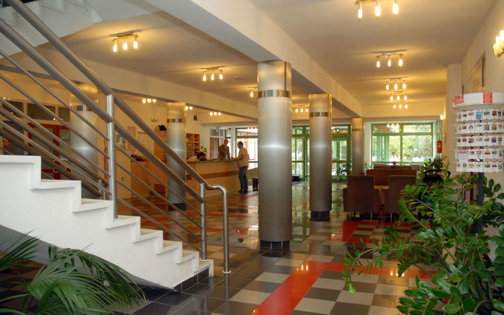 Sport Hotel Дебрецен Экстерьер фото